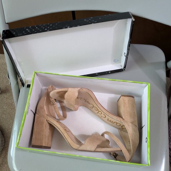 6.5 Wide Sam Edelman Odila suede scalloped block heel sandal - Picture 6 of 7